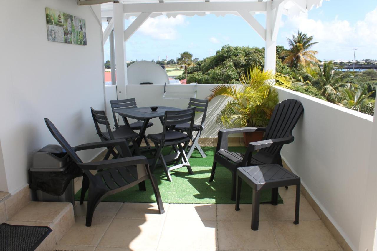 Hotel Lauraym à Baie-Mahault Extérieur photo